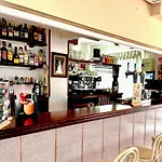 Hotel Ninays 2*