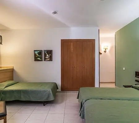 Ninays Hotel