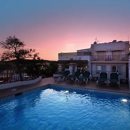 Ninays Hotel 2*