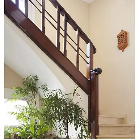 ニネイス 2* リョレート・デ・マル