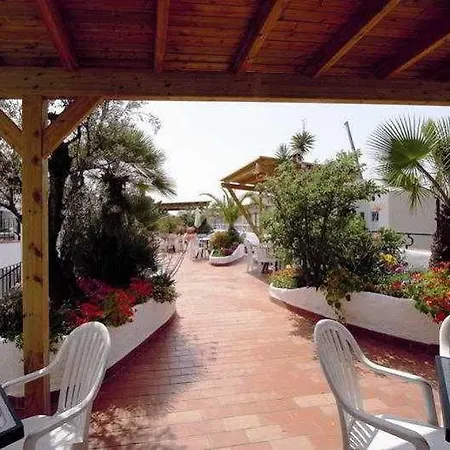 ホテル ニネイス